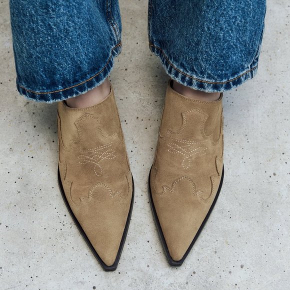 NWT Brown Suede Pointed Toe Cowboy Mules, 9 - Picture 8 of 10